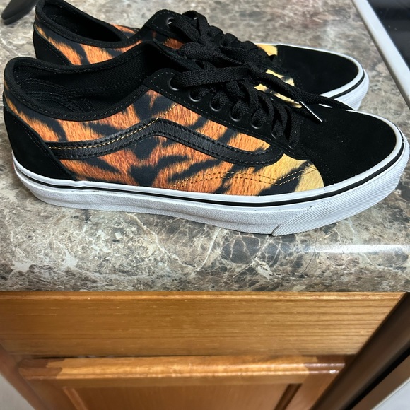 Vans tiger stripe old skool low top shoes - Picture 2 of 4